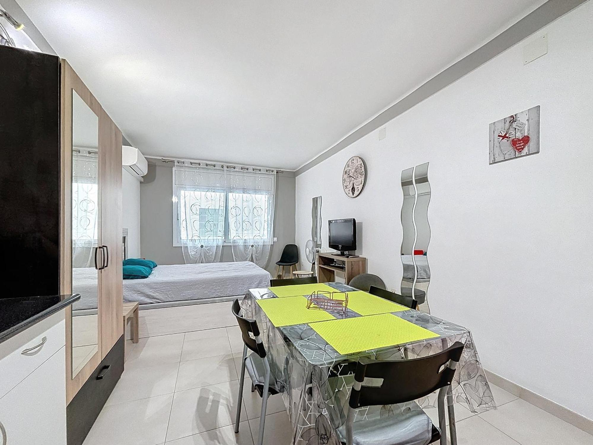 Pi Y Sunyer 8 4 - Estudio A 50 M De La Playa Apartment